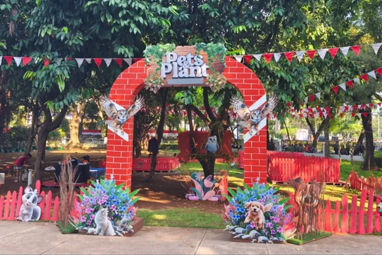 pameran flona